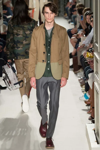 Look 28